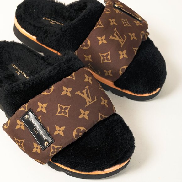 Louis Vuitton 2022 Pool Pillow Comfort Mules in Black Shearling & Monogram Nylon - Picture 6 of 12